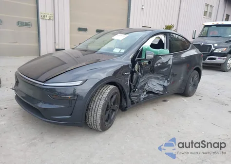 2026 Tesla Model Y Long Range Dual Motor All-Wheel Drive/Long Range Launch Series z USA, uszkodzony, nr VIN 7SAYGDEE1TF447021